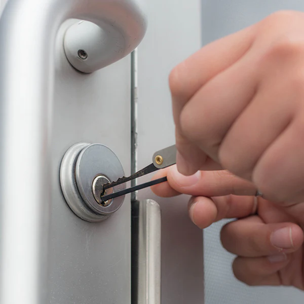 locksmith- redhill-locksmith-Picking -