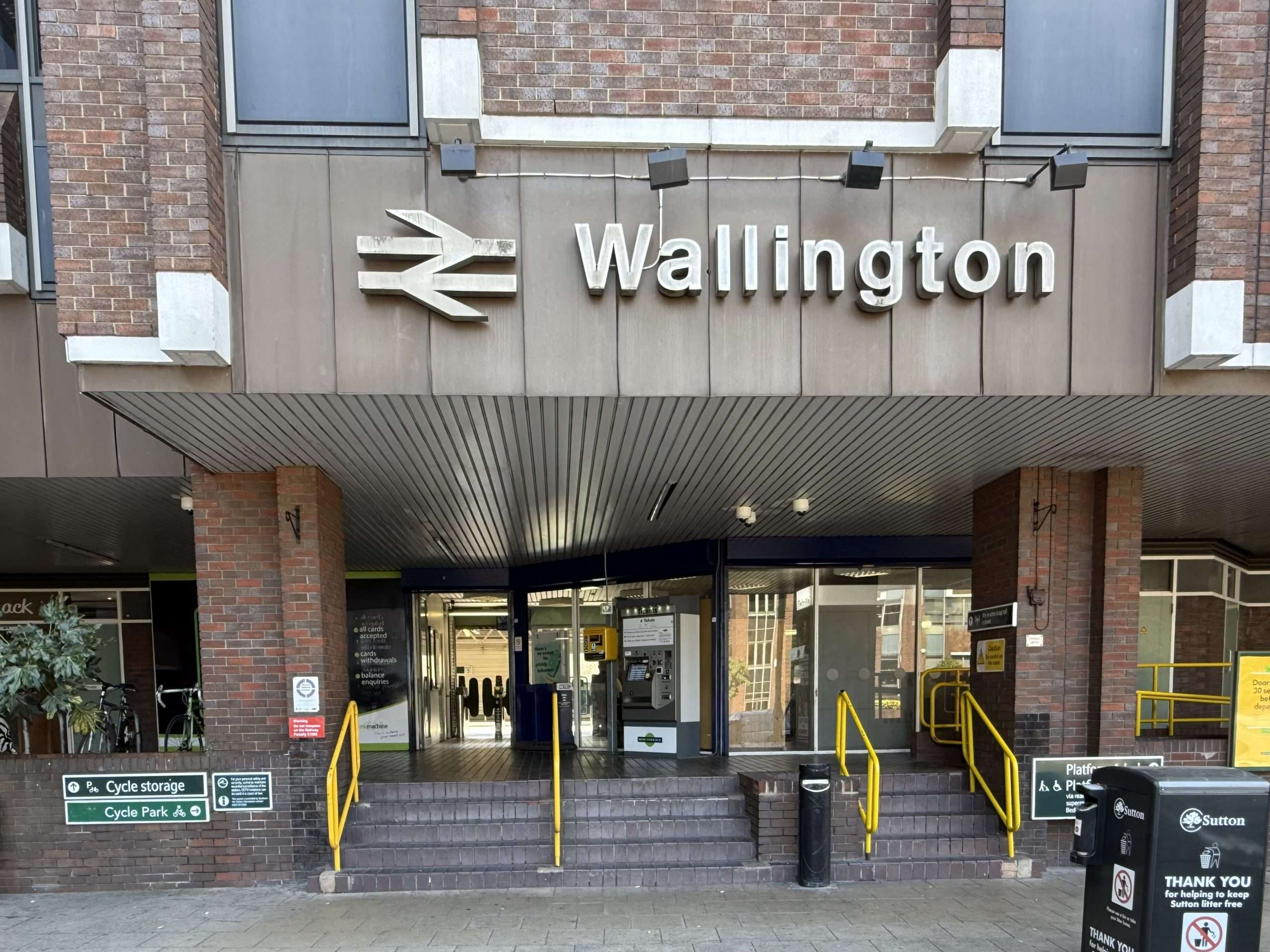 “Locksmith services in Wallington near Wallington Station – 24-hour lock changes, repairs, and emergency locksmith solutions”